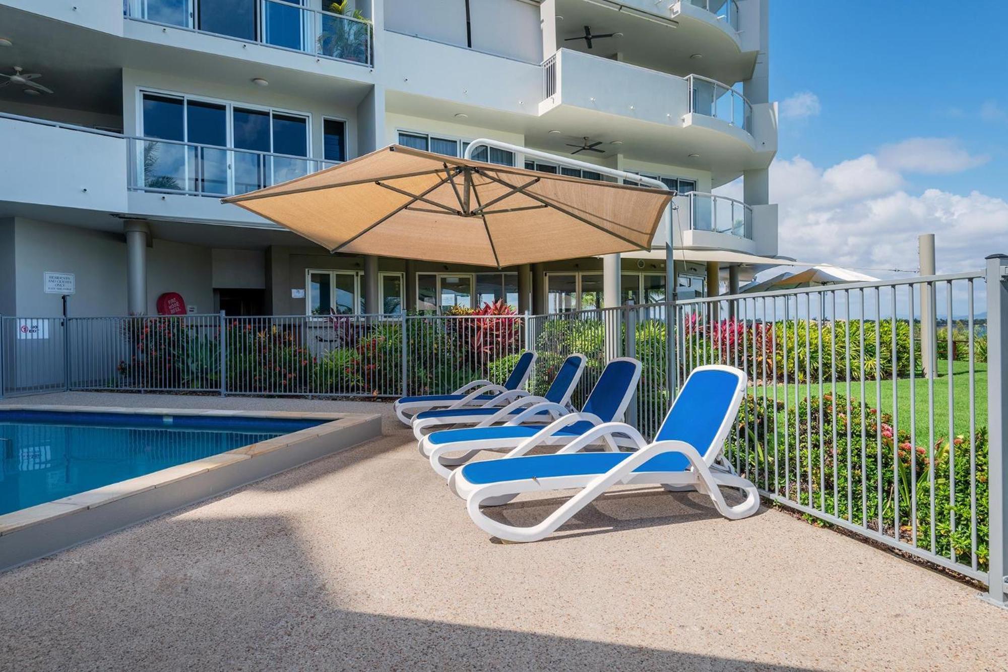Coral Cove Apartments - Absolute Beachfront Resort Bowen Luaran gambar