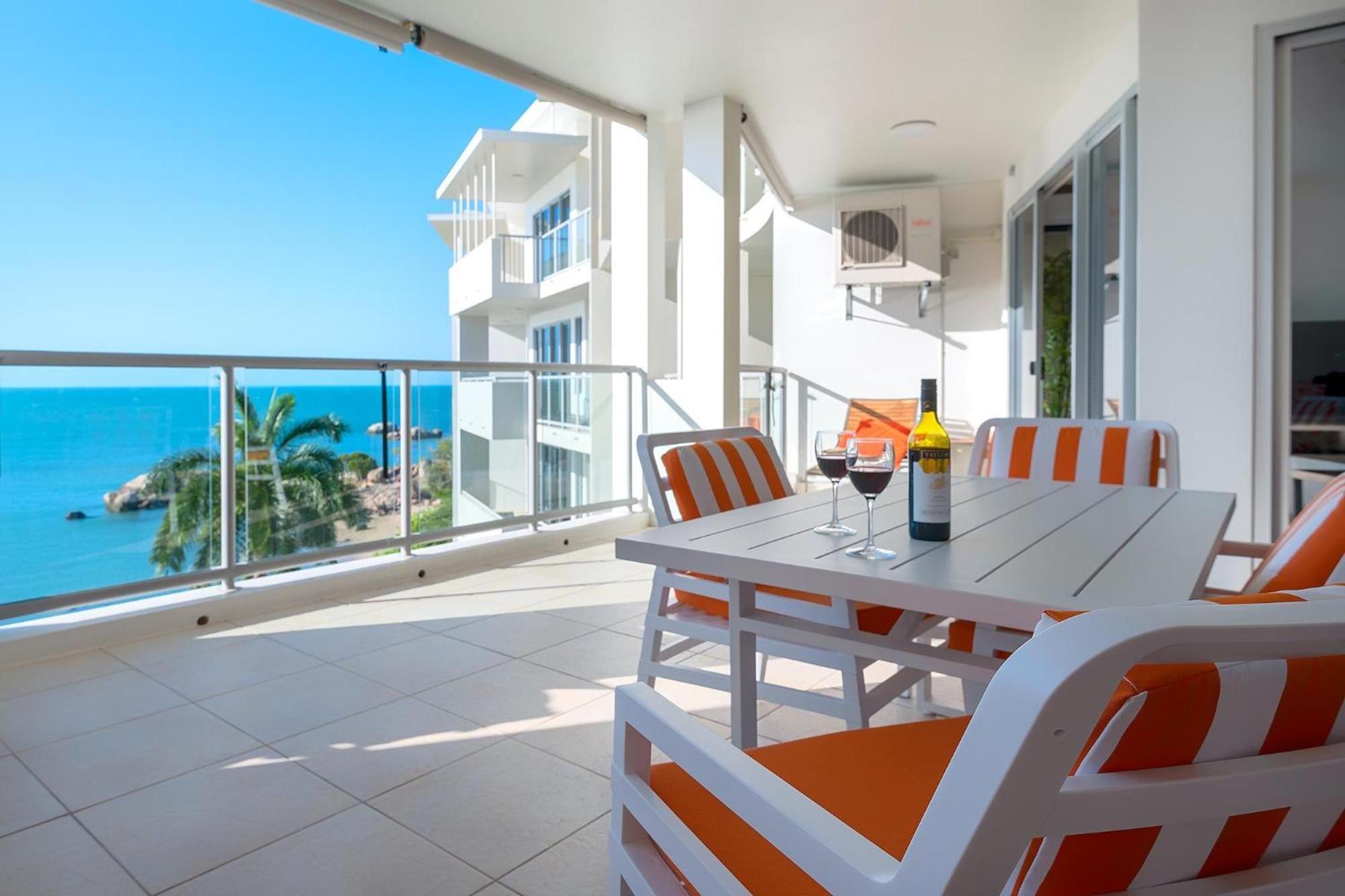Coral Cove Apartments - Absolute Beachfront Resort Bowen Luaran gambar