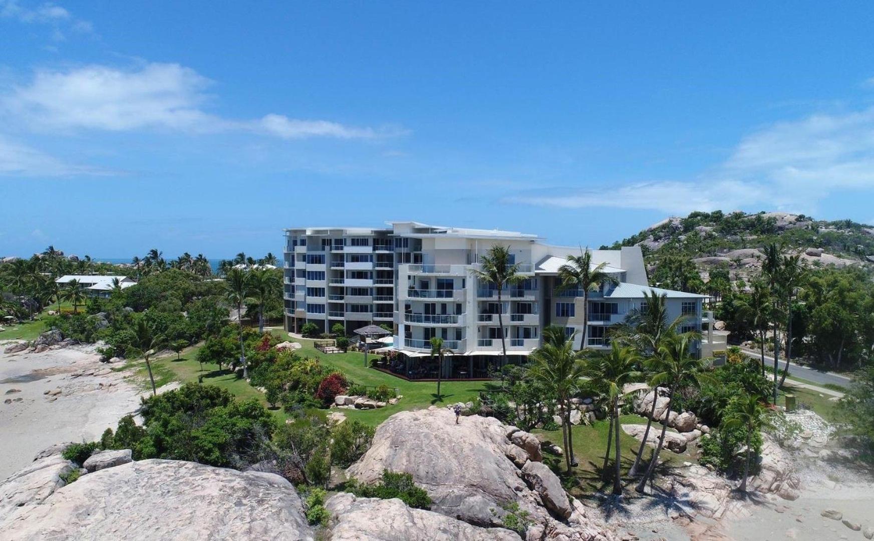 Coral Cove Apartments - Absolute Beachfront Resort Bowen Luaran gambar