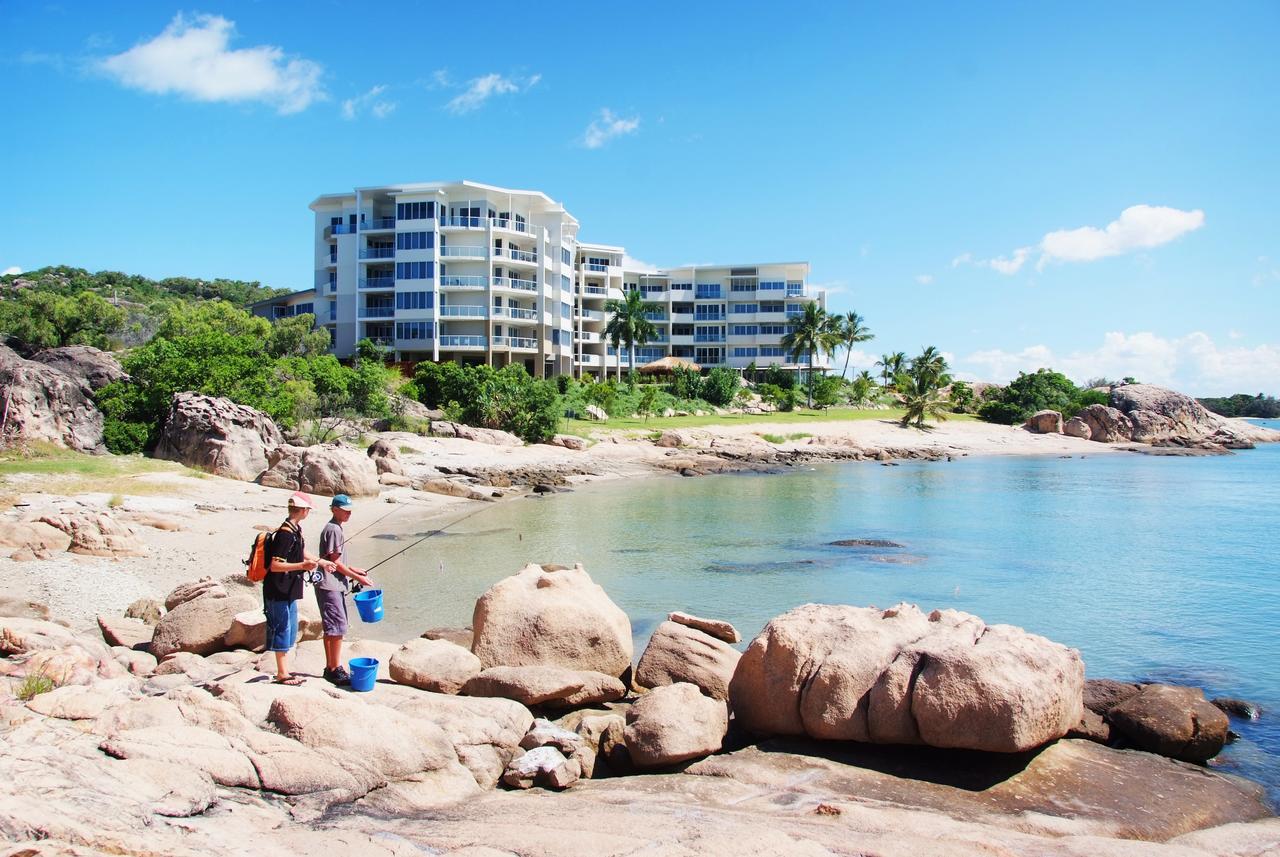 Coral Cove Apartments - Absolute Beachfront Resort Bowen Luaran gambar